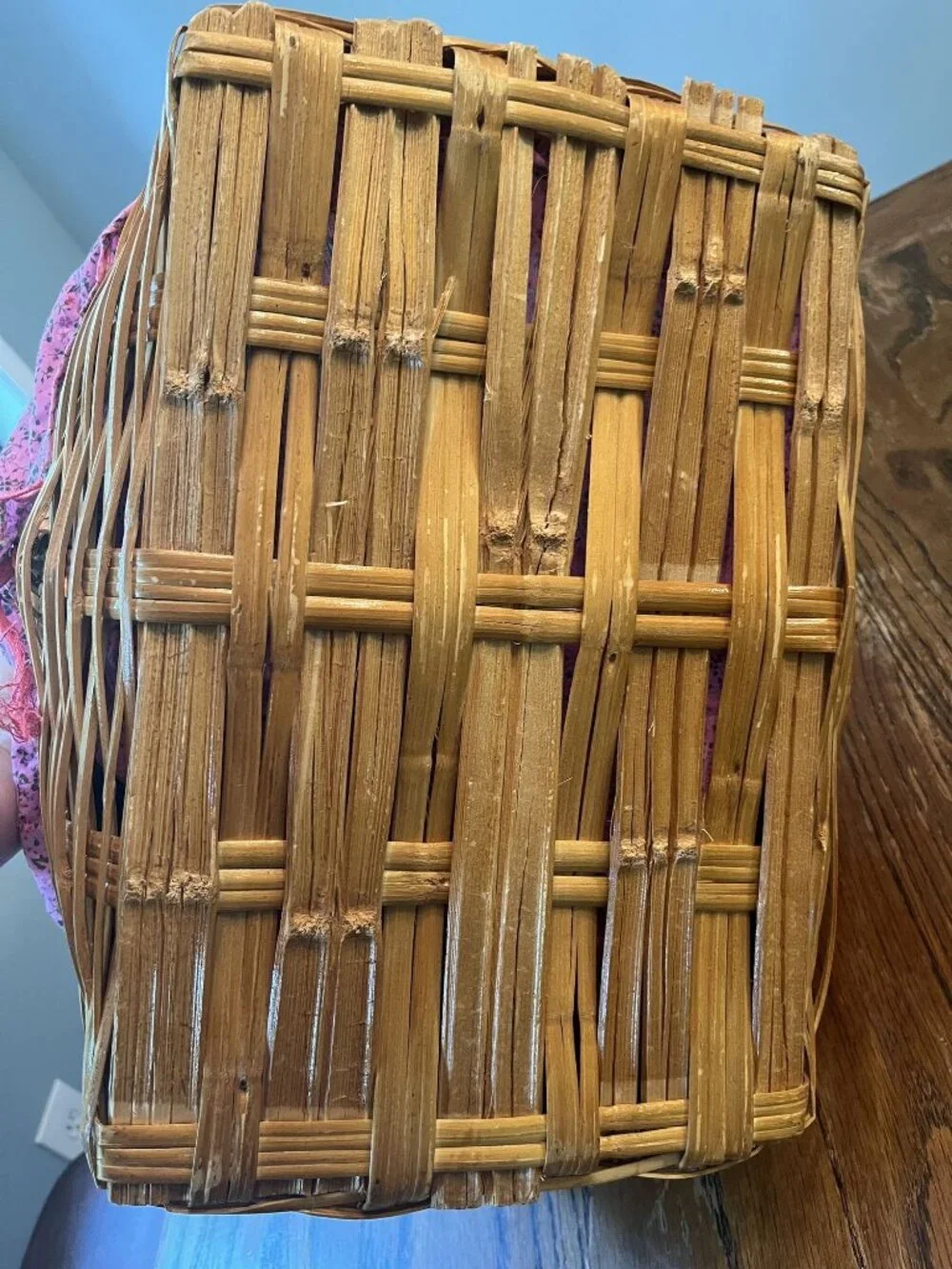 Vintage Wicker Picnic Basket With Pink Floral Liner & Hinged Lid 16